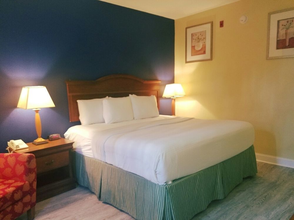 Eagles Nest Inn 스테이츠보로 외부 사진