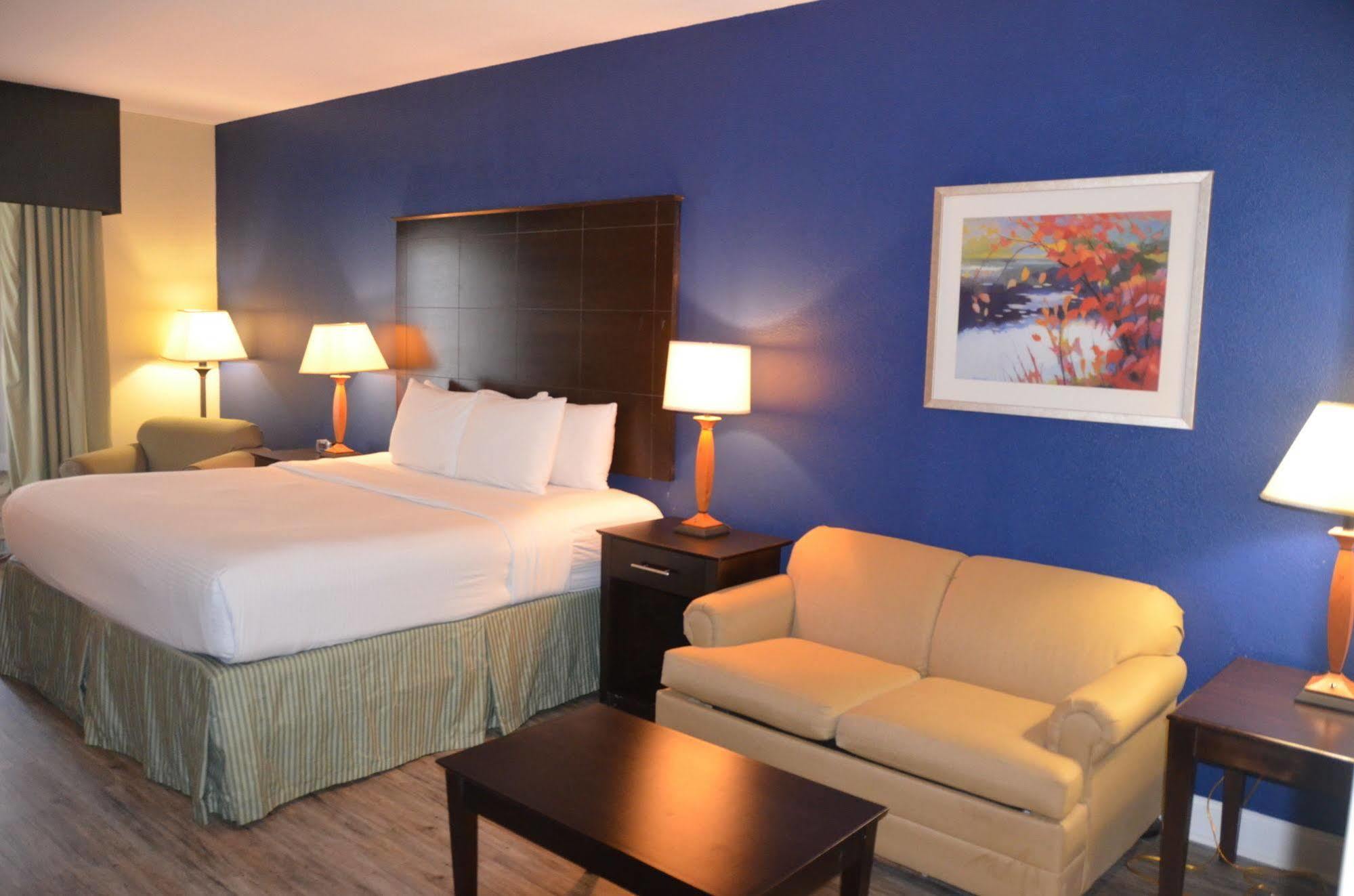 Eagles Nest Inn 스테이츠보로 외부 사진